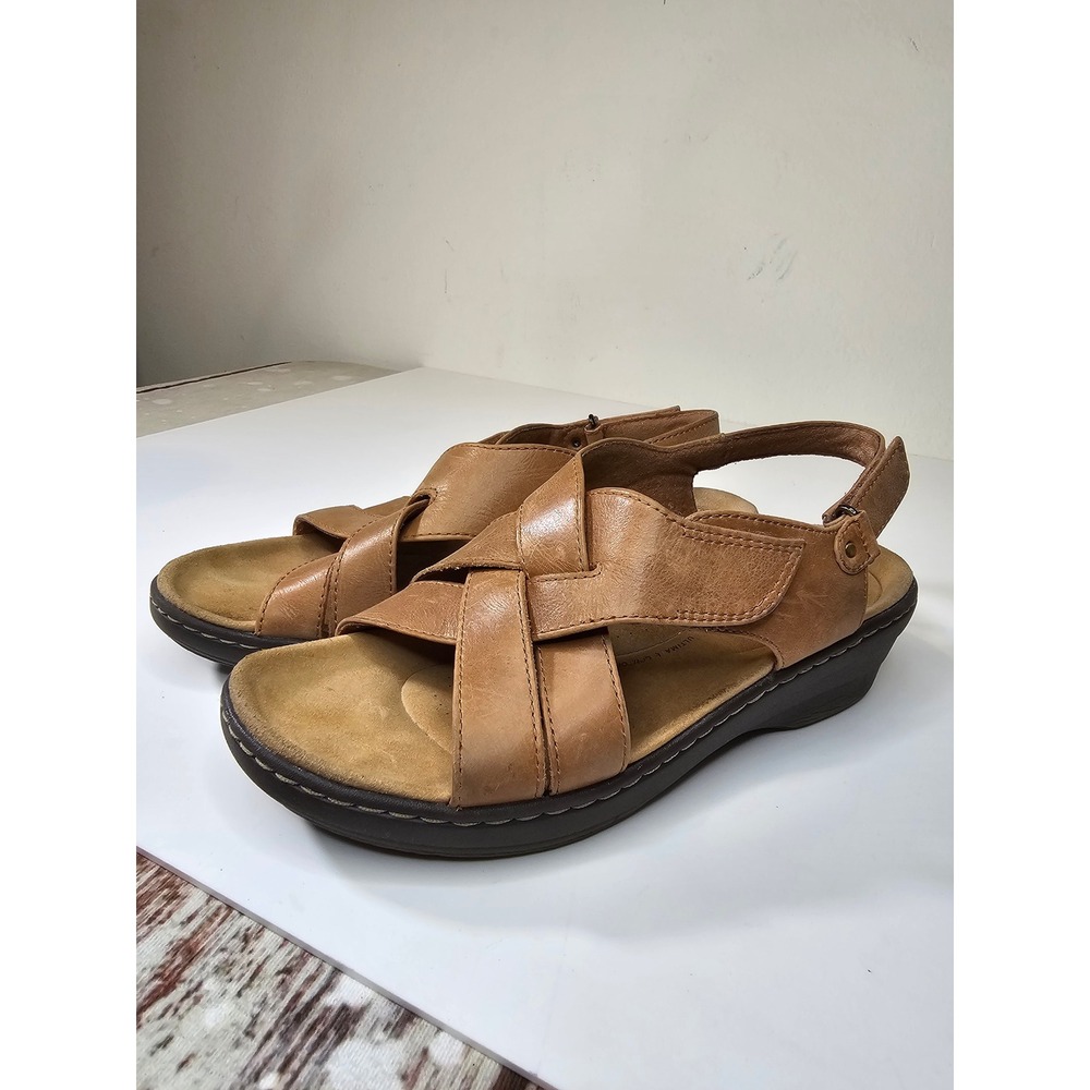 Clarks Collection Womens 8 Wide Tan Leather Crisscross Wedge Sandals size 8